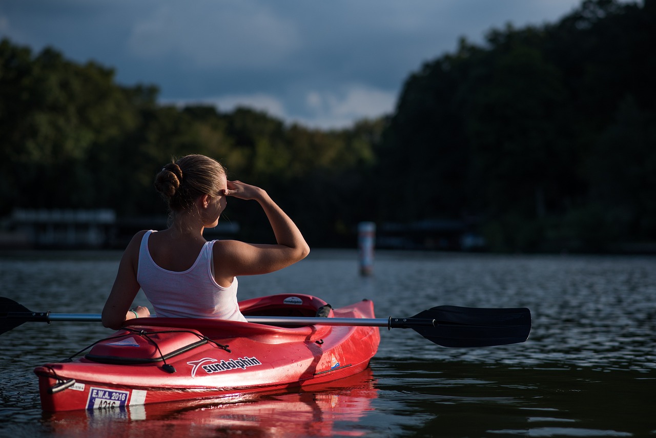 woman, kayaking, boat-1867074.jpg